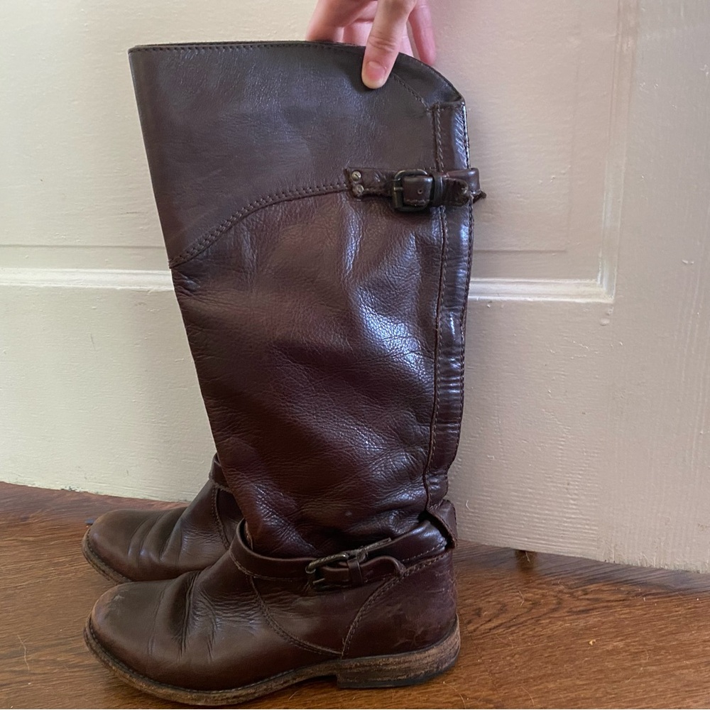 Vintage Frye almost-knee high boots! Light scuffing